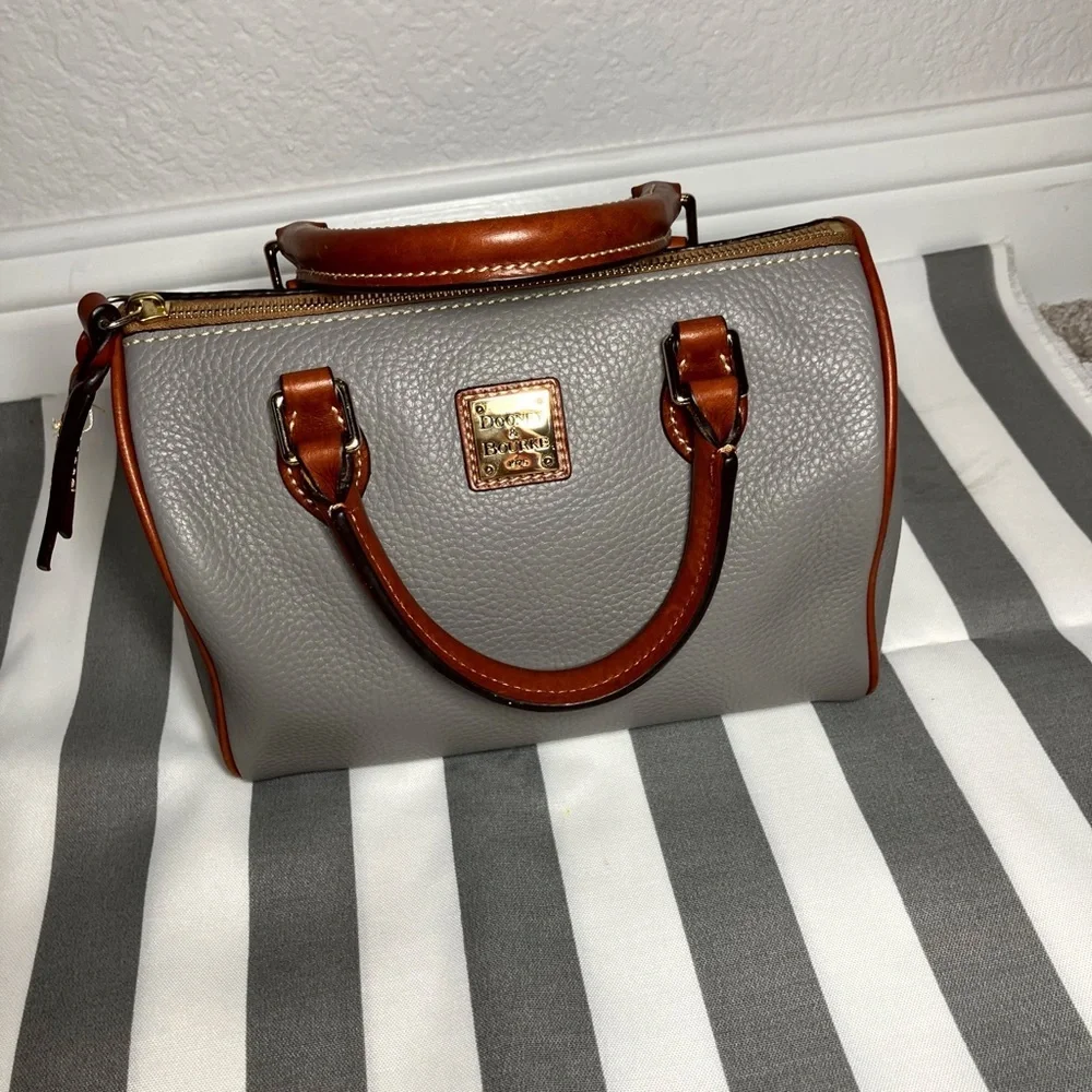 Authentic  Dooney & Bourke elephant gray pebbled leather barrel (Trudy) satchel - Picture 2 of 15